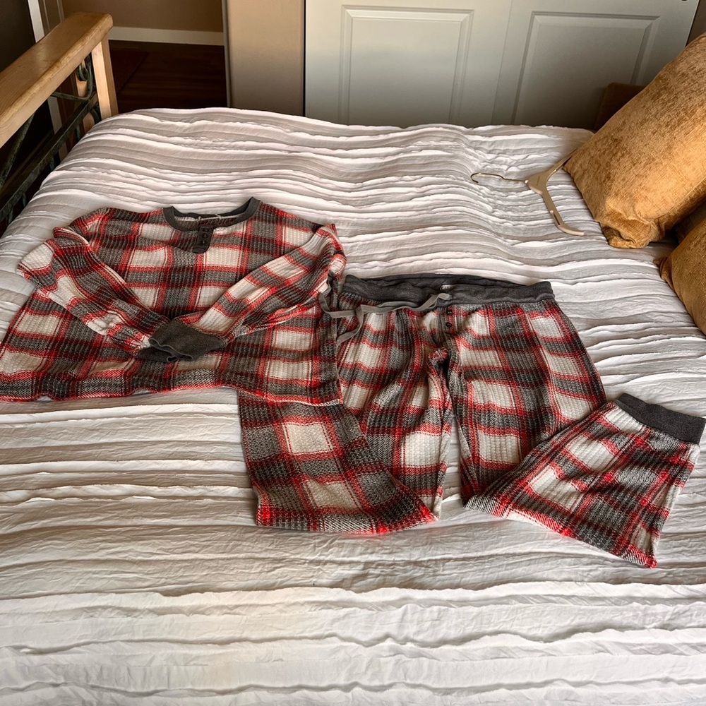 PJ Salvage Ski SET! Jammies size Medium - plaid